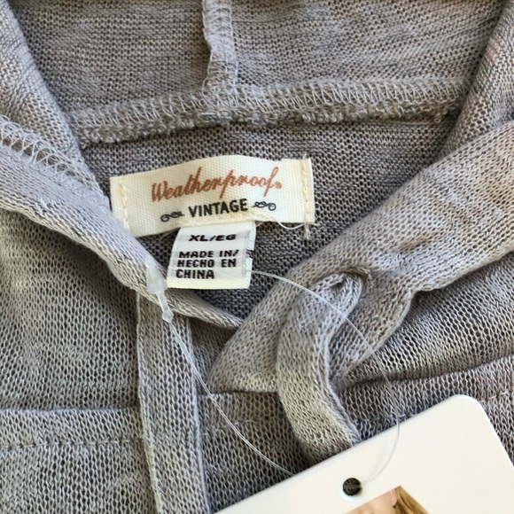 Lightweight hooded sweater bundle - XL - Picture 4 of 7